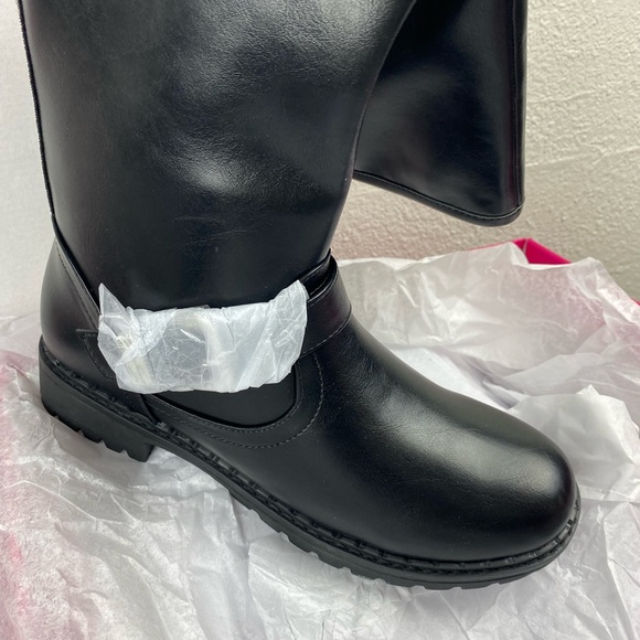 ✨HOST PICK 🥳 NIB Shoedazzle Georginna Buckled Flat Boot - Picture 13 of 13
